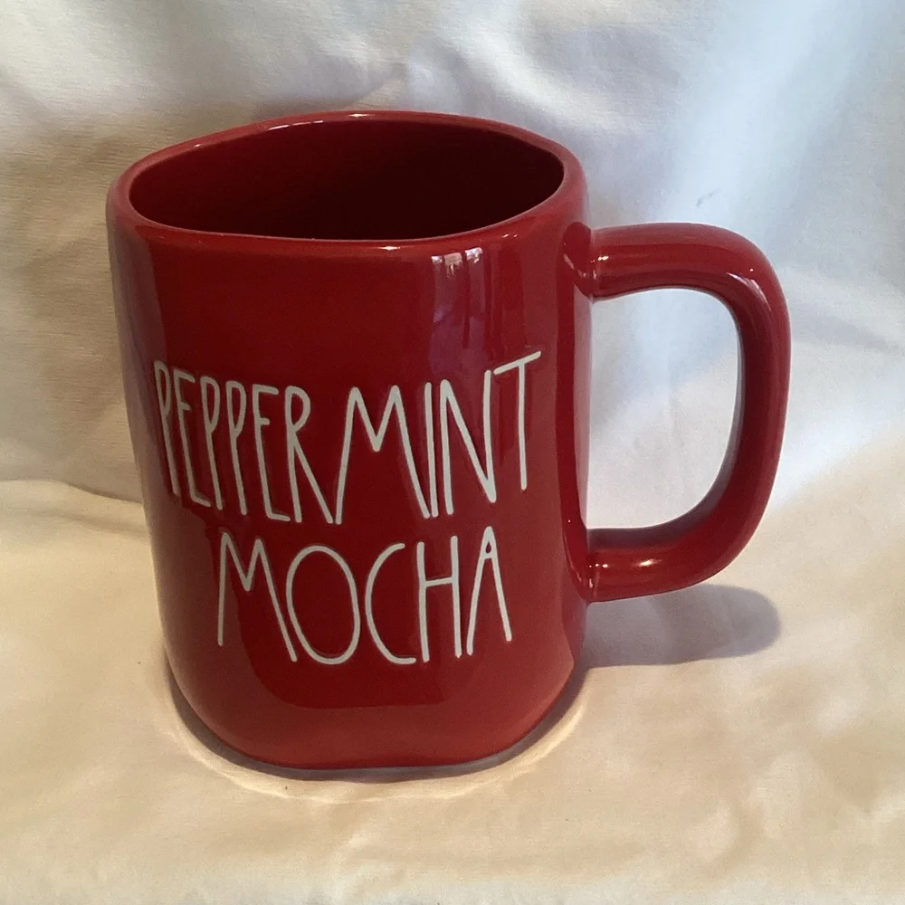 EUC - Rae Dunn PEPPERMINT MOCHA mug